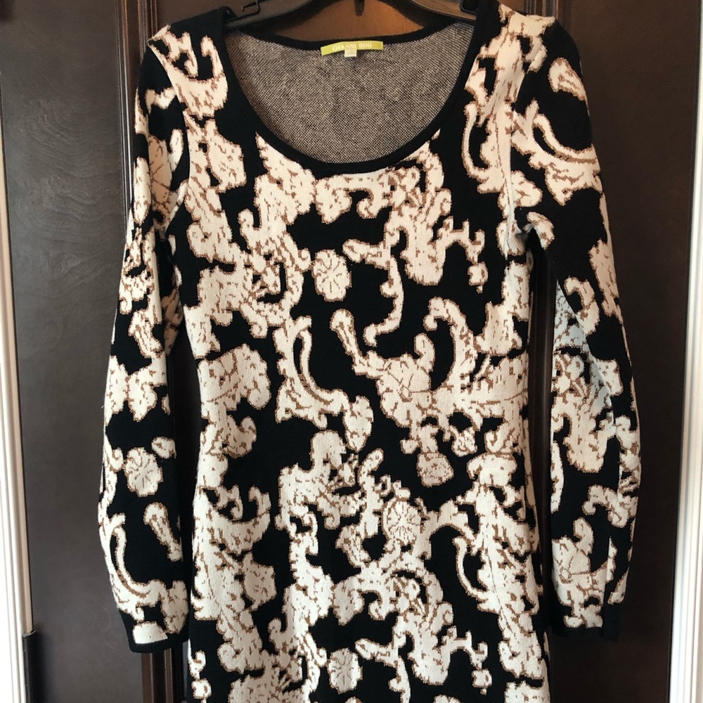 Beautiful Sweater dress Gianni Bini